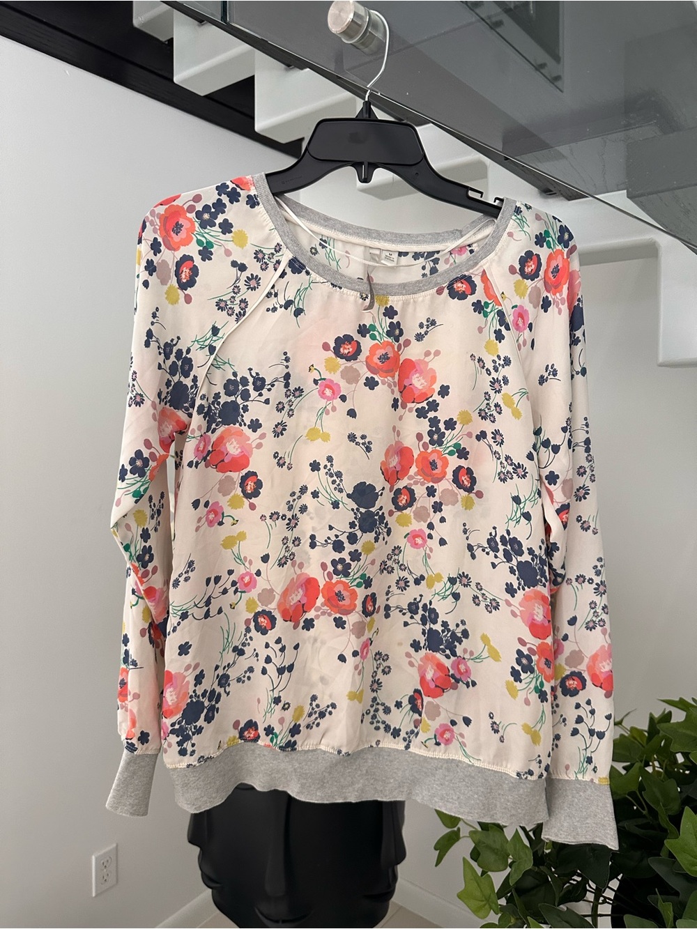 LC Lauren Conrad Cream Floral Crewneck Sweatshirt with Coral and Navy Accents